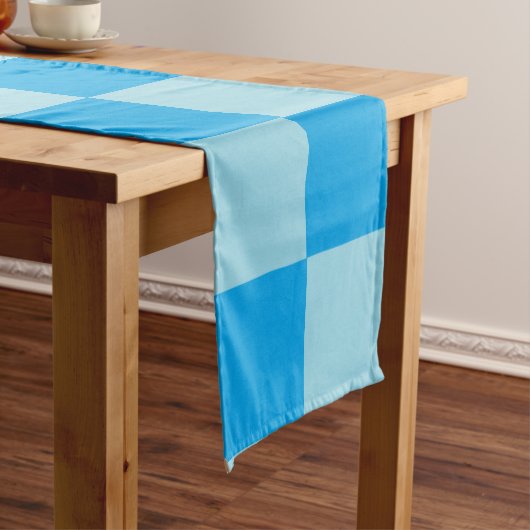 青い四角いブロック幾何学模様 ミディアムテーブルランナー (インサイチュ)
