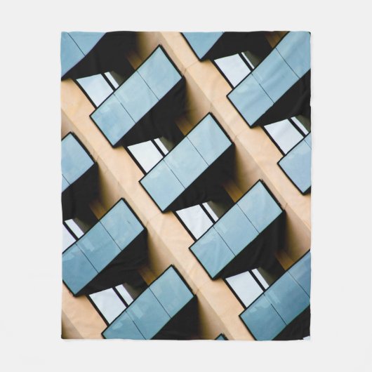 青い四角形の抽象芸術 フリースブランケット (正面)