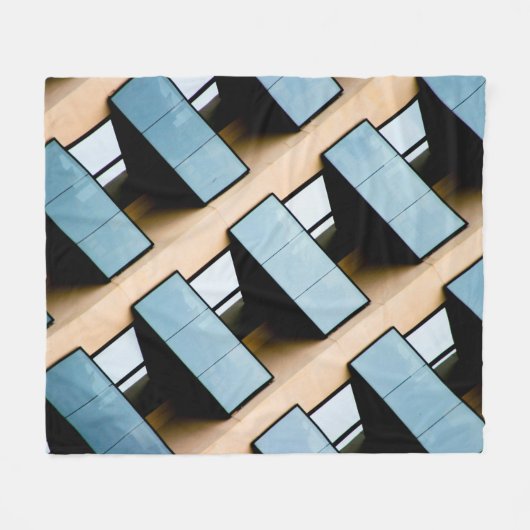 青い四角形の抽象芸術 フリースブランケット (正面(横))