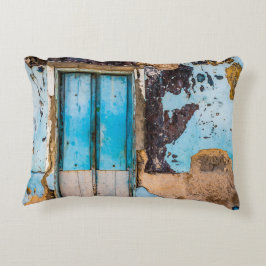 青い壁とドア アクセントクッション