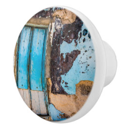 青い壁とドア セラミックノブ