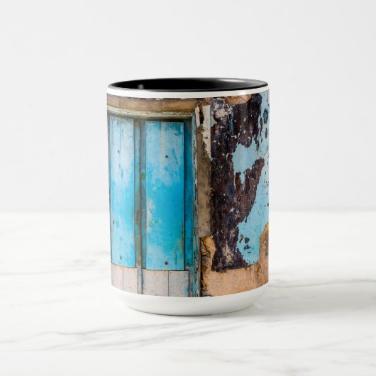 青い壁とドア マグカップ (中央)