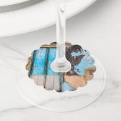 青い壁とドア ワイングラスタグ (クローズアップ)