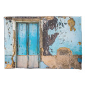 青い壁とドア 枕カバー (正面)