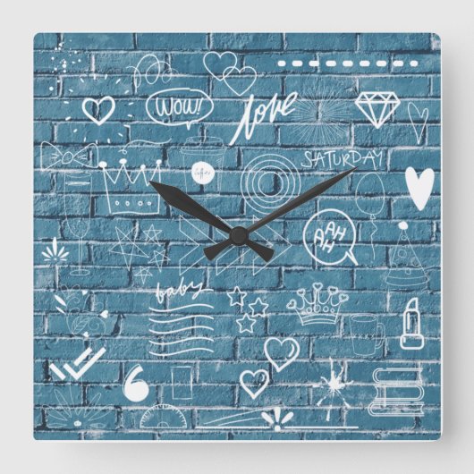 青い壁の文字アートに落書きモダンが書かれている スクエア壁時計 (正面)