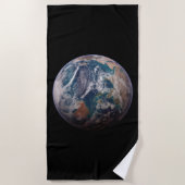 青い大理石の地球（東半球） ビーチタオル (正面)