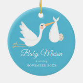青い妊娠の発表の男の赤ちゃん セラミックオーナメント (裏面)