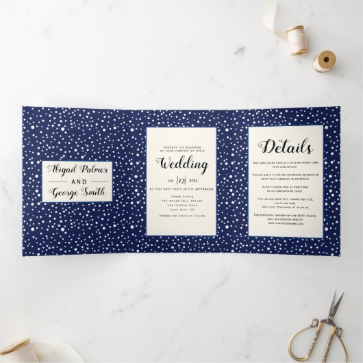 青い山と木の写真の冬の結婚式 三つ折り招待状 (内部)