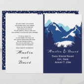 青い山と針葉樹の折り畳まれた結婚式のプログラム (正面/裏面)