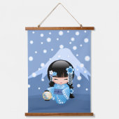 青い山の芸者さん こけし人形 吊り下げ型タペストリー (正面)
