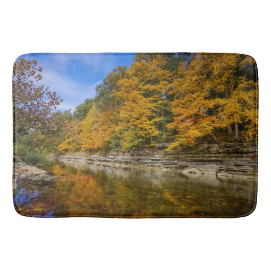 青い川の秋 バスマット (正面)