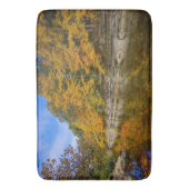 青い川の秋 バスマット (正面縦)
