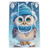 青い帽子のイラストレーション ミディアムペーパーバッグ (裏面)