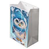 青い帽子のイラストレーション ミディアムペーパーバッグ (裏面アングル)