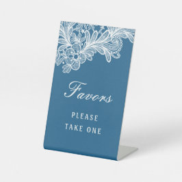 青い引き立てのホワイトレース 台座サイン