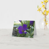 青い影の妖精が休みにいる カード (黄色い花)