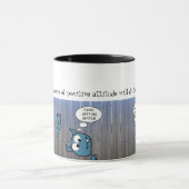 青い怪物、フェンスに突き刺さった マグカップ (中央)