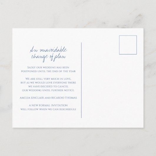 青い手描きの葉のモノグラム結婚式中止のお知らせ 案内ポストカード (裏面)