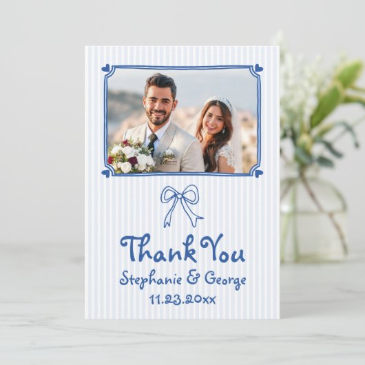 青い手書きお洒落の結婚写真 サンキューカード (スタンド正面)