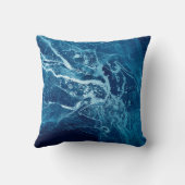 青い抽象芸術。青と白のカラーのブロット。W クッション (裏面)