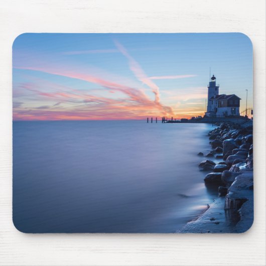 青い日の出のPaard van Markenの灯台 マウスパッド (正面)