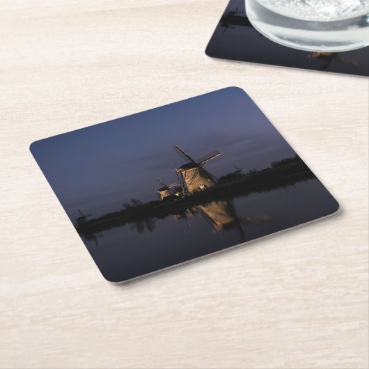 青い時間のコースターの照らされた風車 スクエアペーパーコースター (アングル)