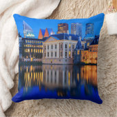 青い時間の装飾用クッションのハーグのスカイライン クッション (ブランケット)