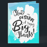 青い暴風雨のタイポグラフィ巨人のサンキューカード サンキューカード<br><div class="desc">前部のタイポグラフィの平板を特色にする特大の挨拶状。  前部で、背部および内部は青い暴風雨のスタイルパターンです。 また内部のあなた自身の単語のための点が、カードを名前入りなメッセージのために適したようにするためにあります。</div>