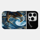 青い月を背景にした柳の上の鷲 iPhoneケース (裏面横)