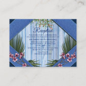 青い木の生地のテクスチャ上のピンクのグラフィックフラワー エンクロージャーカード (正面)