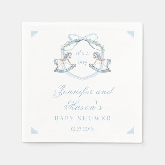 青い木製ロッキングホースのクレスト男の赤ちゃんシャワー スタンダードカクテルナプキン (正面)