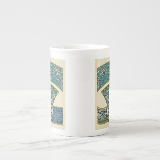 青い東洋のデザインと笑顔の顔 ボーンチャイナマグカップ (正面)