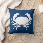 青い枕にカニの白 クッション (ブランケット)