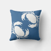 青い枕にカニの白 クッション (裏面)