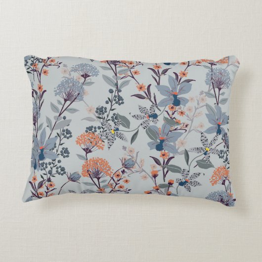青い植物模様の野生の花。 アクセントクッション (裏面)