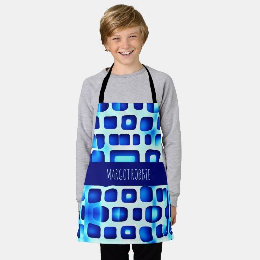 青い正方形と長方形アイソメパターン エプロン (着用した状態)