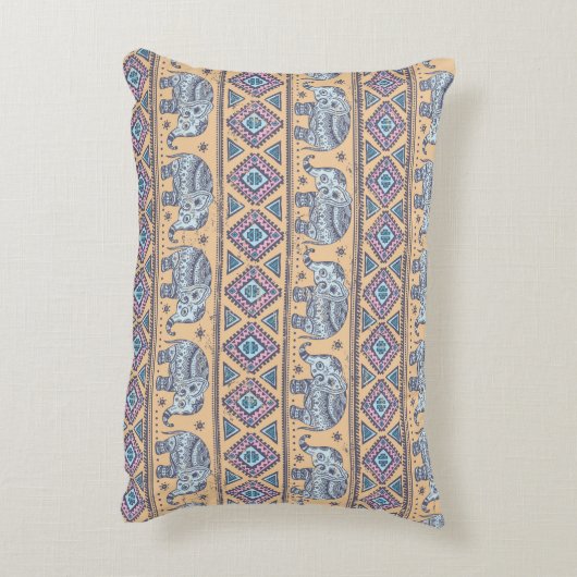 青い民族象の種族パターン アクセントクッション (裏面(縦))