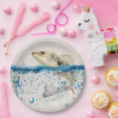 青い水から飛び出す大きな魚 ペーパープレート (パーティー)