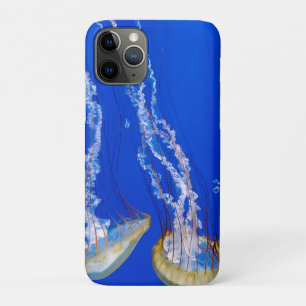 青い水にクラゲを入れる iPhone 11 PROケース