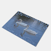 青い水の上の白鳥 ドアマット (アングル)