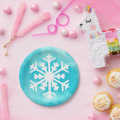青い水の色の背景に白いスノーフレーク ペーパープレート (パーティー)