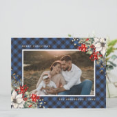 青い水彩のポインセチアとホーリーの写真クリスマス シーズンカード (スタンド正面)