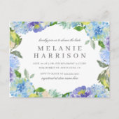 青い水彩画のアジサイのリースのブライダルシャワー インビテーションポストカード (正面)