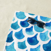 青い水彩画のスケールパターン ビーチタオル (インサイチュ)