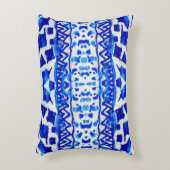 青い水彩部族的な民族的シームレスなパターン アクセントクッション (正面(垂直))