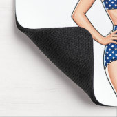 青い水着の美しいピンアップ赤毛女性 マウスパッド (コーナー)