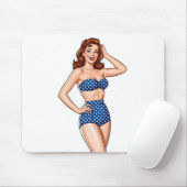 青い水着の美しいピンアップ赤毛女性 マウスパッド (マウス)