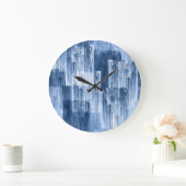 青い水色のストライプ：幾何学模様 ラージ壁時計 (ホーム)