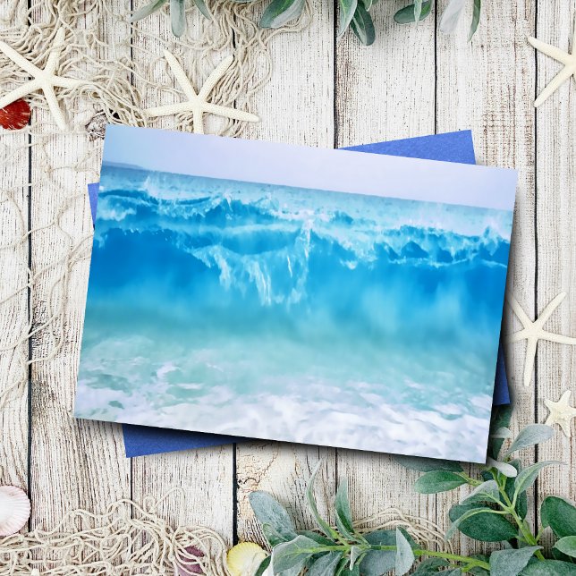青い波が打ち寄せるビーチ 空白のカード内側 (Charming beach card perfect for birthdays, thank yous, and personal messages.)