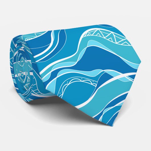 青い波と白い部族の模様 ネクタイ (ロール)